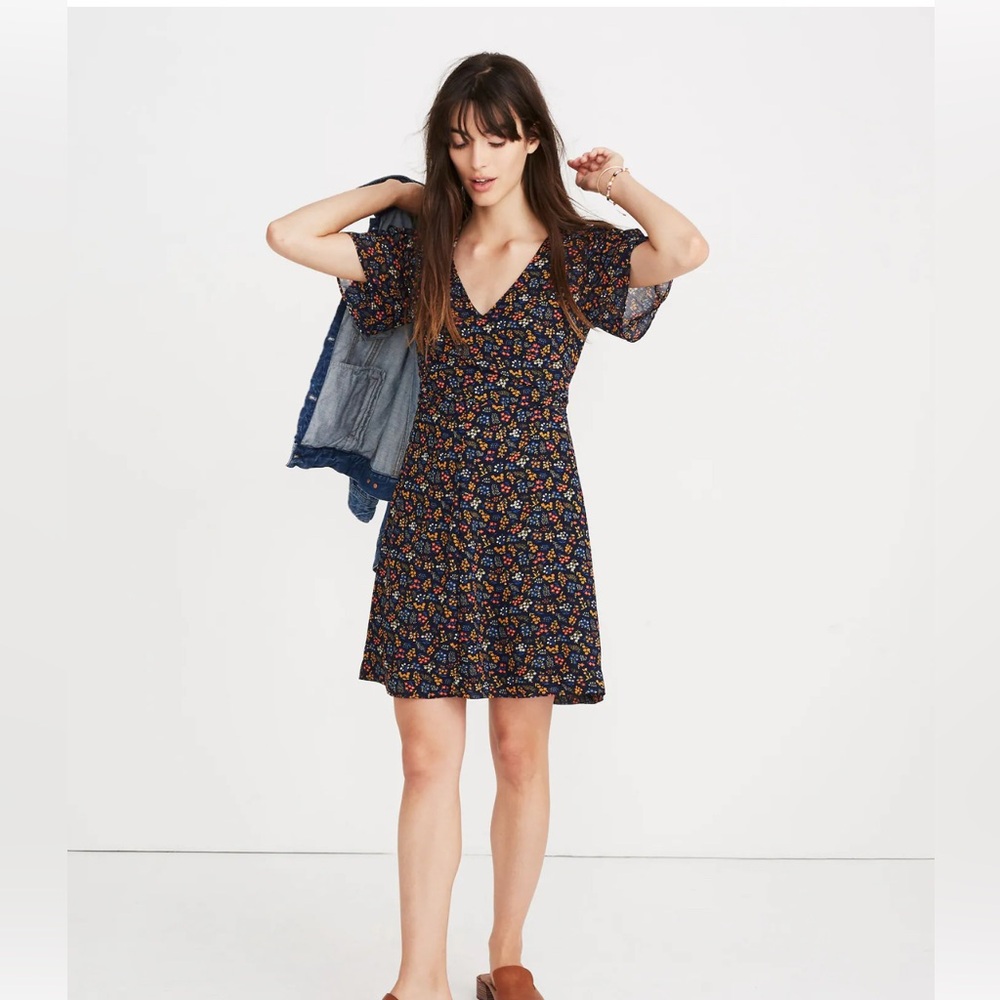 Madewell Cross Front Navy Mini Dress in Garden Party. Lined. EUC. Size 12